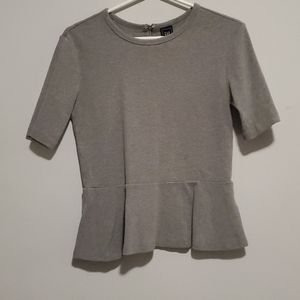 💫 2/$25 • GAP Peplum top